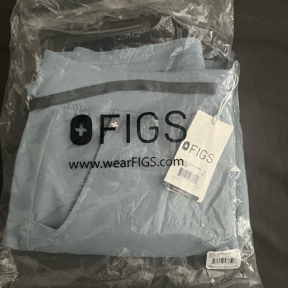 FIGS Zamora Petite Jogger Scrub Pants in Blue